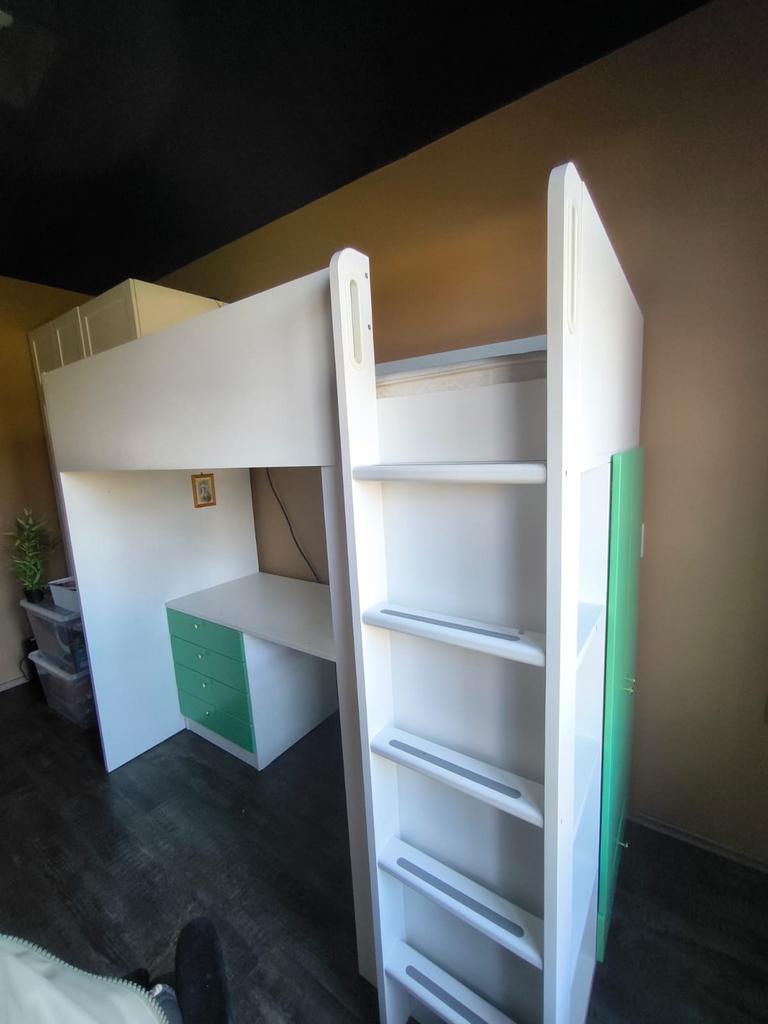 Hoogslaper met bureau en lades - Wit/Groen, Ophalen of Verzenden, Gebruikt, Hoogslaper