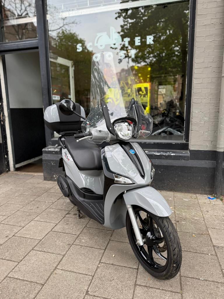 Piaggio Liberty 125 a1 motorscooter eind 2024 medley beverly, Ophalen, Overige modellen, 125 cc, Zo goed als nieuw