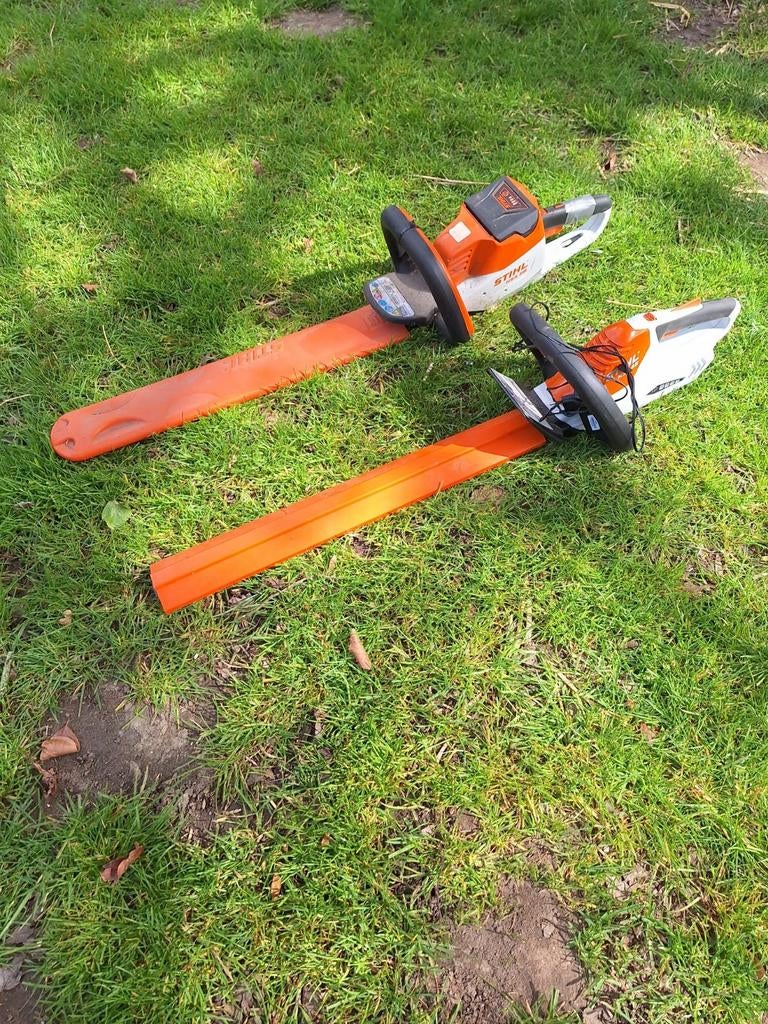 2 stuks Stihl heggenschaar op accu, Ophalen, Accu