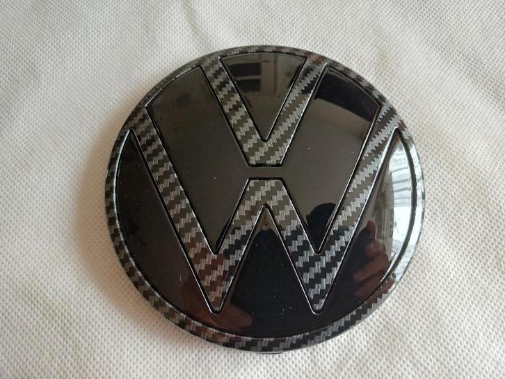 VW Polo 2019-2024 logo embleem carbon look (voor/achter), Auto diversen, Auto-accessoires, Nieuw, Ophalen of Verzenden