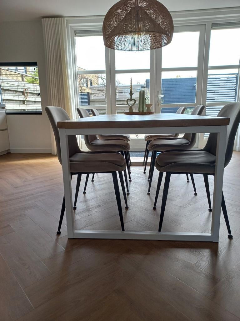 Eettafel 220x100 cm. in uitstekende staat te koop!, Ophalen, Zo goed als nieuw, 4 tot 6 stoelen