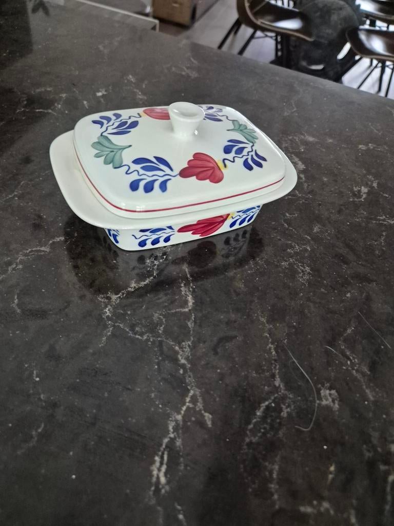 Botervloot van keramiek, 14,5 x 10 x 9,5 cm, botervloot van porselein