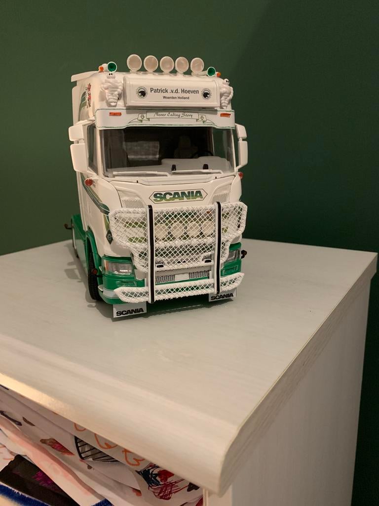 1:24 scania S 730 patrick van de hoeven, Hobby en Vrije tijd, Ophalen, Nieuw, Bus of Vrachtwagen, Overige merken