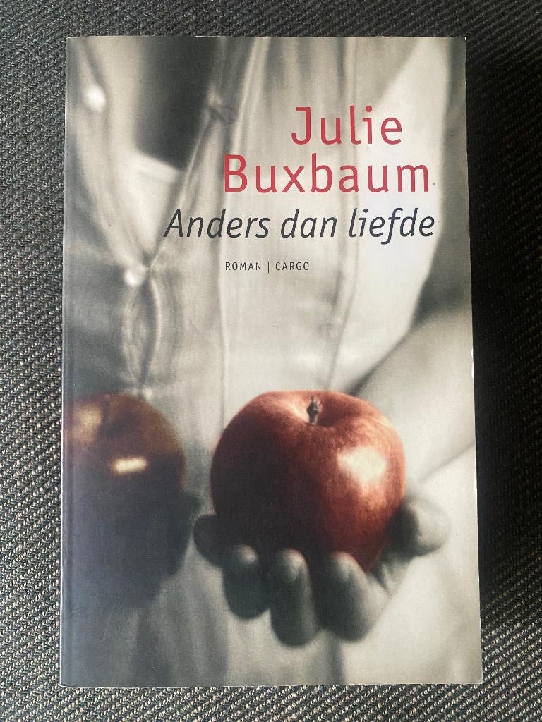 Julie Buxbaum - Anders dan liefde., Boeken, Romans, Zo goed als nieuw, Ophalen of Verzenden