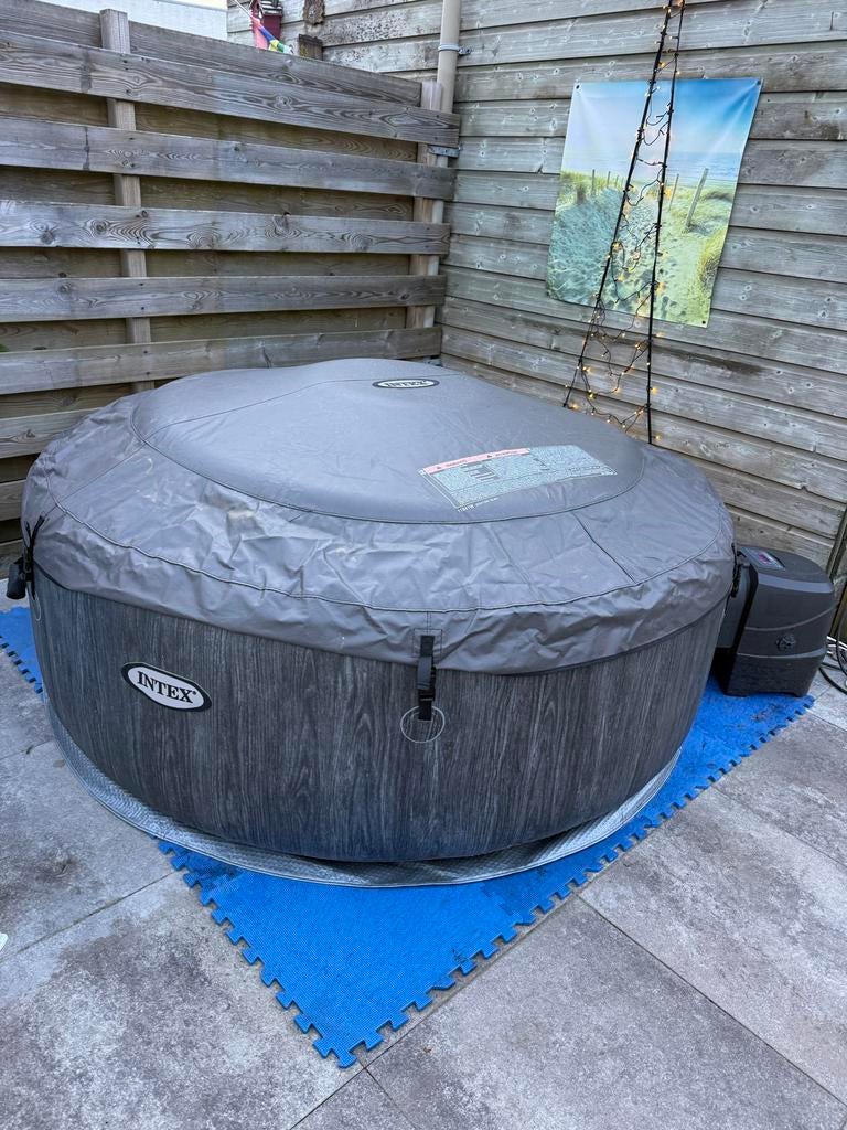 Intex Jacuzzi, Ophalen, Zo goed als nieuw, Afdekzeil, Opblaasbaar