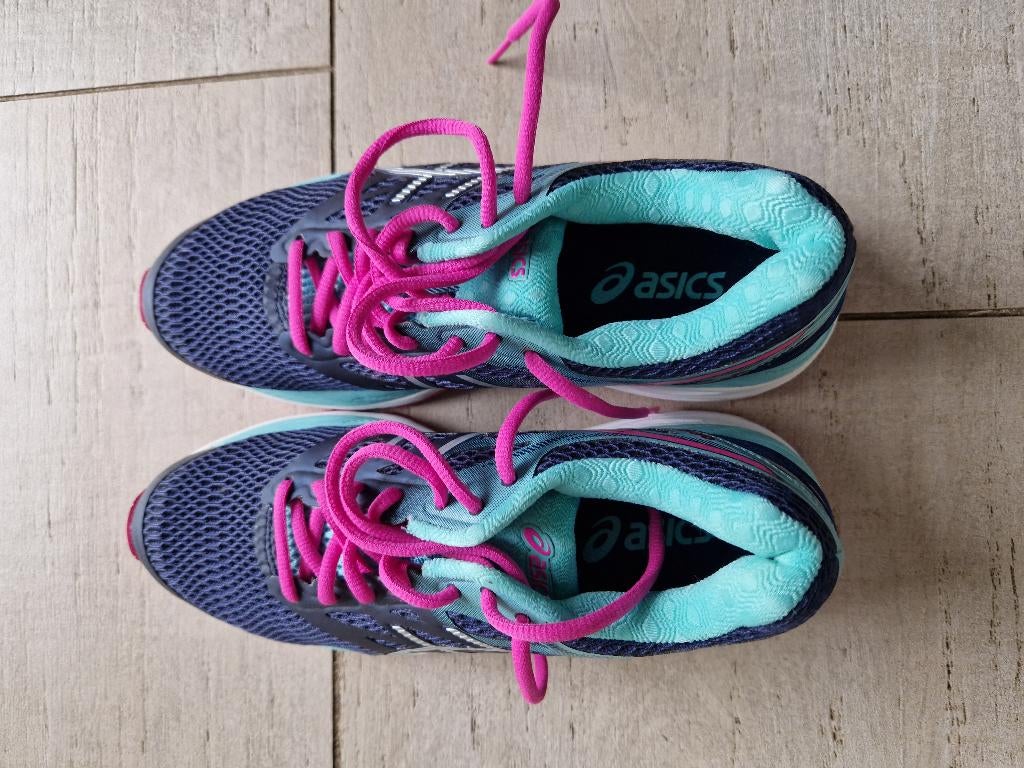 Dames Asics hardloopschoenen Gel Cumulus maat 39 ZGAN, Hardloopschoenen, Ophalen of Verzenden, Zo goed als nieuw, Hardlopen