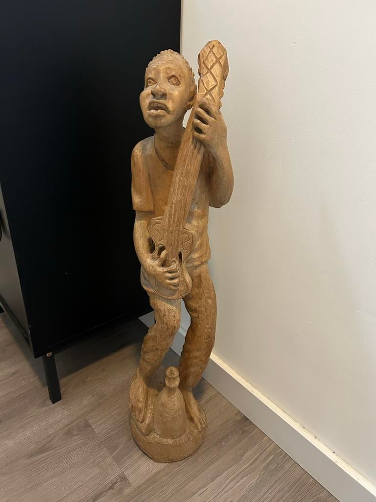 Houten beeld van muzikant met gitaar, Ophalen of Verzenden