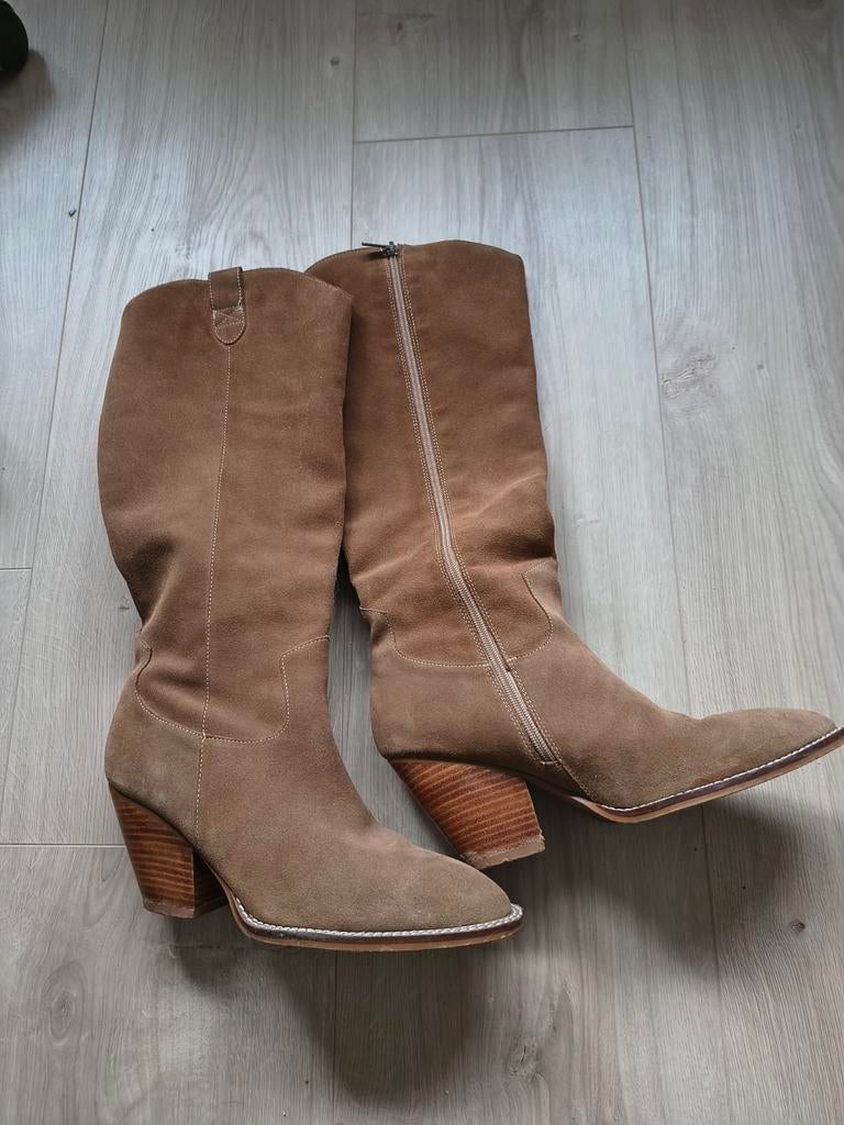 Suède hoge laarzen (echt leer), maat 41, Kleding | Dames, Schoenen, Hoge laarzen, Beige, Ophalen of Verzenden, Zo goed als nieuw