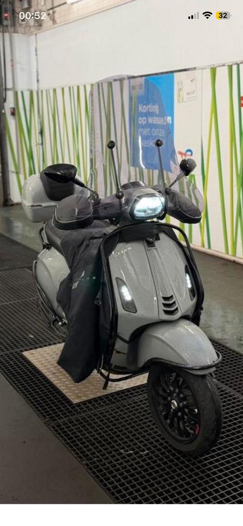 Vespa sprint nardo grey 2018, Fietsen en Brommers, Scooters | Vespa, Ophalen, Zo goed als nieuw, Benzine, Vespa S
