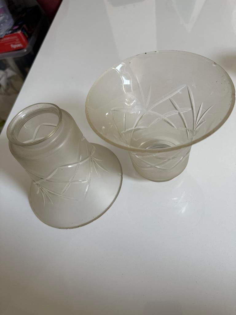 Twee geslepen glazen kelkjes, Ophalen of Verzenden