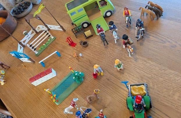 Playmobil grote set, paarden, busje, 17 poppetjes etc., Ophalen of Verzenden, Gebruikt, Los playmobil