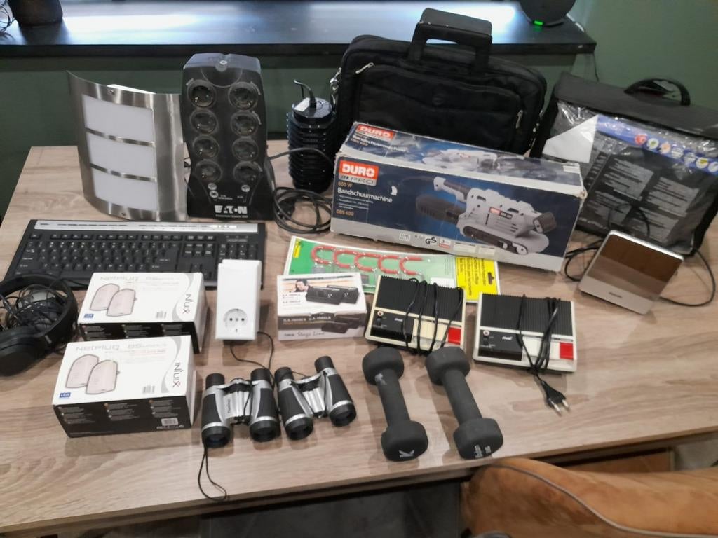 rommelmarkt spullen, Ophalen, Gebruikt