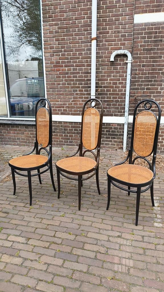 Drie originele Thonet stoelen, Ophalen