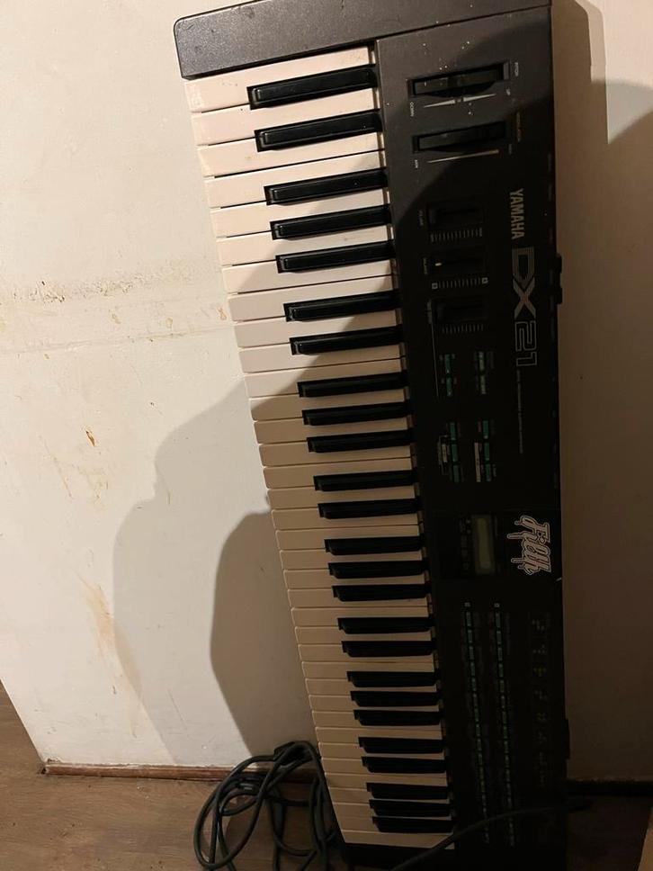Vintage Yamaha DX21 Synthesizer - Klassiek FM Geluid, Muziek en Instrumenten, Synthesizers, Gebruikt, 61 toetsen, Yamaha, Met midi-aansluiting