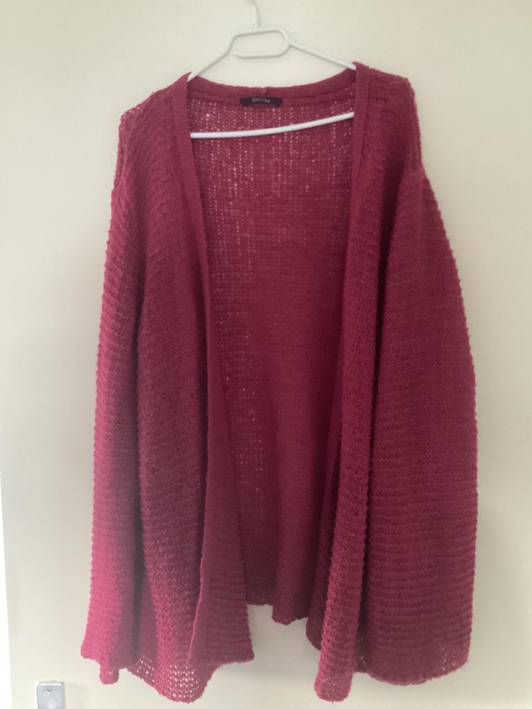 Fuschia roze gebreid vest van Paprika, Ophalen of Verzenden, Zo goed als nieuw, Roze, Trui of Vest