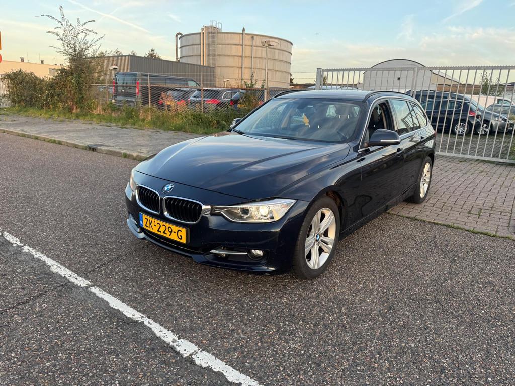 BMW 3-serie Touring 318d High Executive XENON/LED, Auto's, BMW, 21 km/l, 745 kg, Achterwielaandrijving, Euro 6
