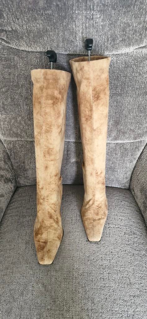 Suede laarzen, Kleding | Dames, Schoenen, Ophalen of Verzenden, Zo goed als nieuw, Zwart, Hoge laarzen