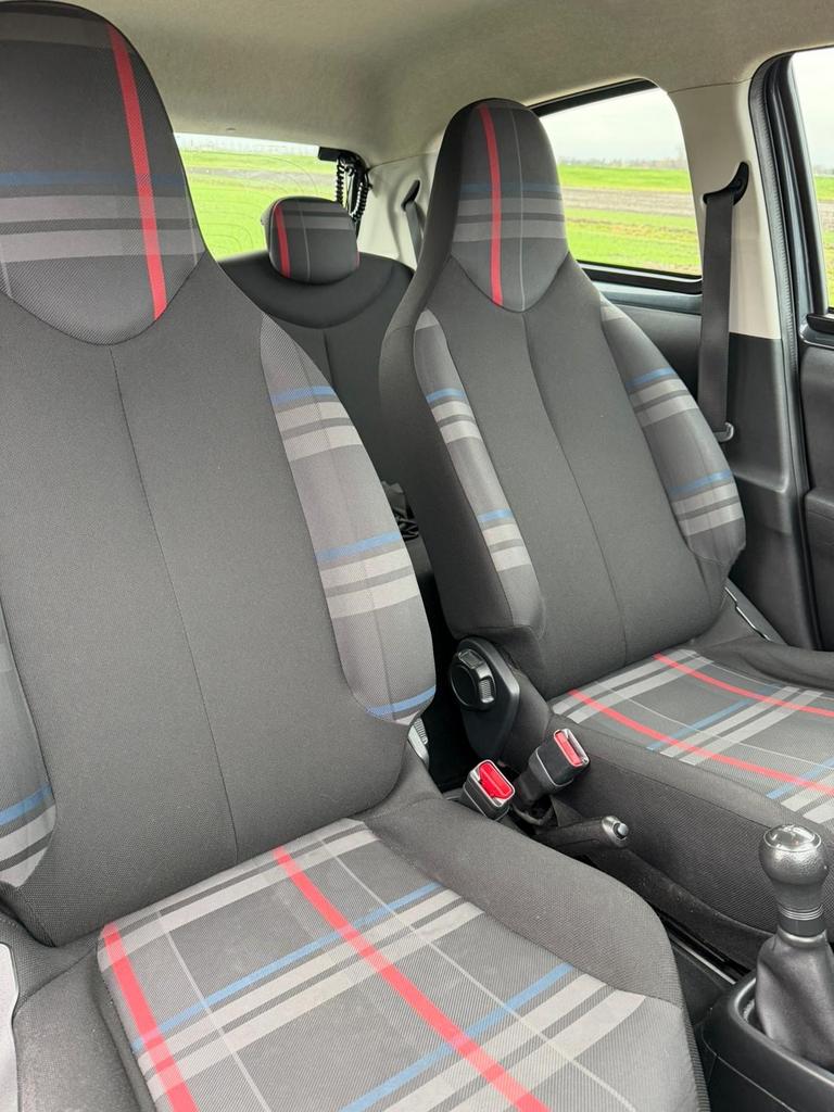 Peugeot 108 1.0 E-vti 5DR 2014 Grijs handgeschakeld., Voorwielaandrijving, 31 €/maand, 4 stoelen, Handgeschakeld