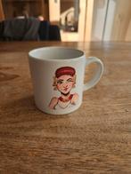 Zeeuwse beker 'Pluk de Dag' met Zeeuws meisje - 7 cm hoog, Gebruikt, Keramiek, Ophalen of Verzenden, Overige stijlen