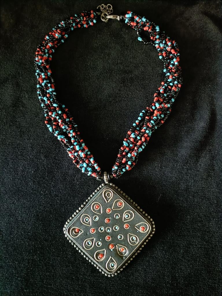 Vintage Tibetaanse Stijl Glaskralen Ketting met Hanger, Gebruikt, Overige kleuren, Ophalen of Verzenden, Overige materialen