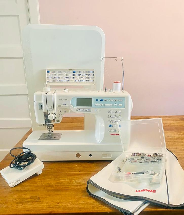 Janome memory craft 6600 naaimachine borduurmachine, Hobby en Vrije tijd, Naaimachines en Toebehoren, Zo goed als nieuw, Naaimachine