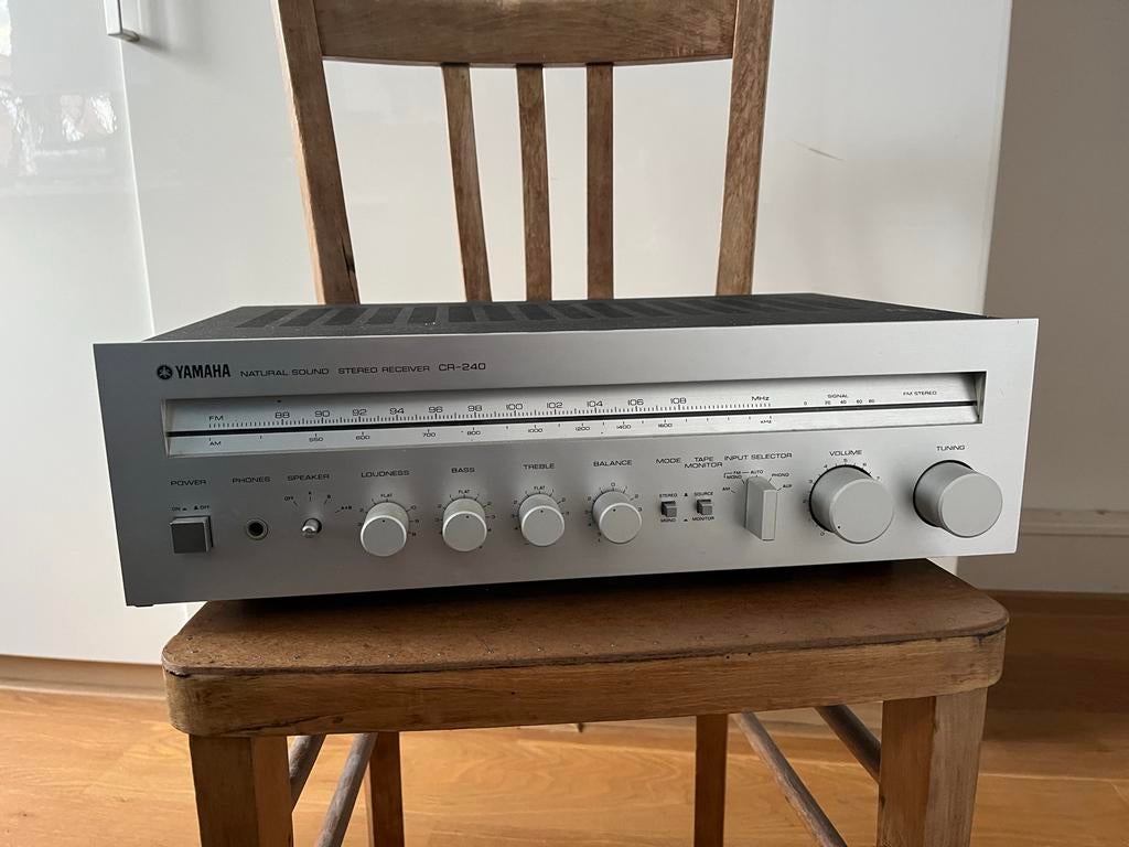 Yamaha versterker CR-240 NS series (opknapper), Audio, Tv en Foto, Versterkers en Receivers, Ophalen of Verzenden, Niet werkend