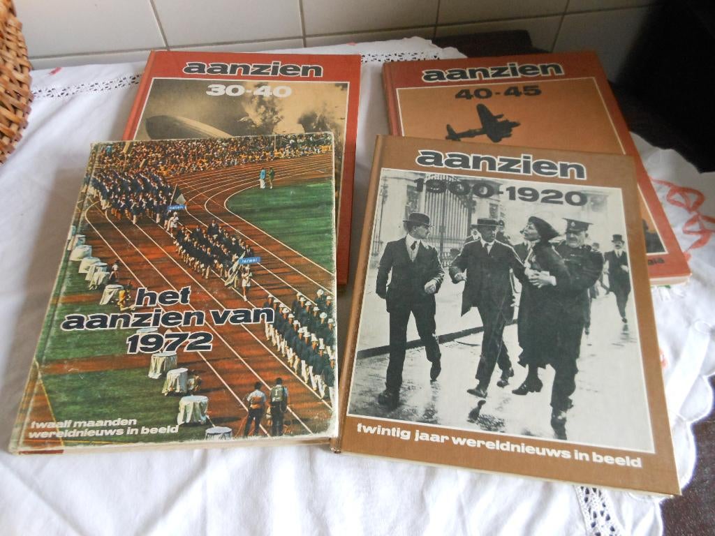 4 boeken aanzien, Antiek en Kunst, Ophalen