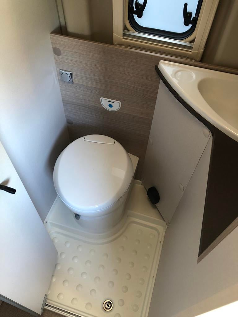 Caravans And Camping Fraaie