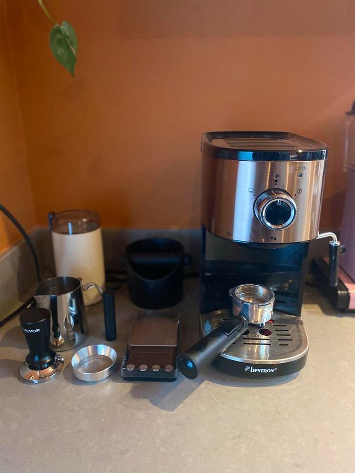 Beginner barista set: Bestron espressomachine en tools, Witgoed en Apparatuur, Koffiezetapparaten, Zo goed als nieuw, Gemalen koffie