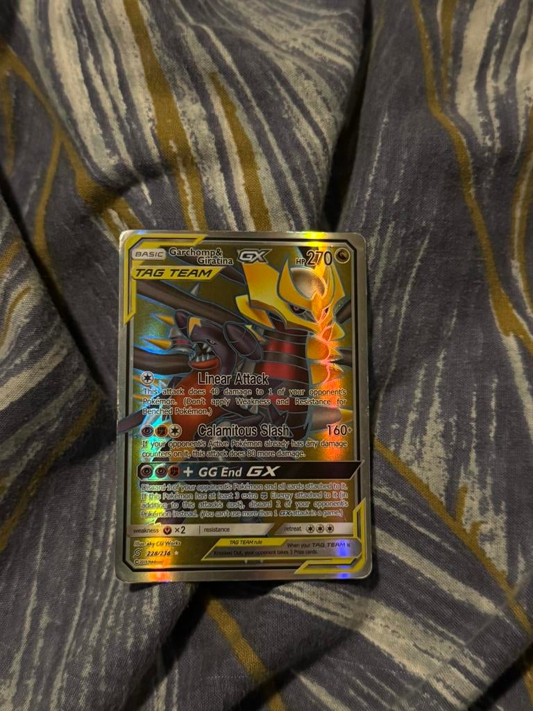 Pokemon kaart Garchomp & Giratina-GX!!, Hobby en Vrije tijd, Verzamelkaartspellen | Pokémon, Ophalen of Verzenden, Zo goed als nieuw