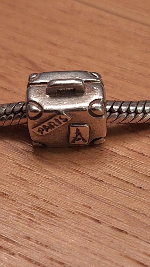 Pandora zilveren bedel koffer voor armband of ketting, Sieraden, Tassen en Uiterlijk, Bedels, Ophalen of Verzenden, Zo goed als nieuw