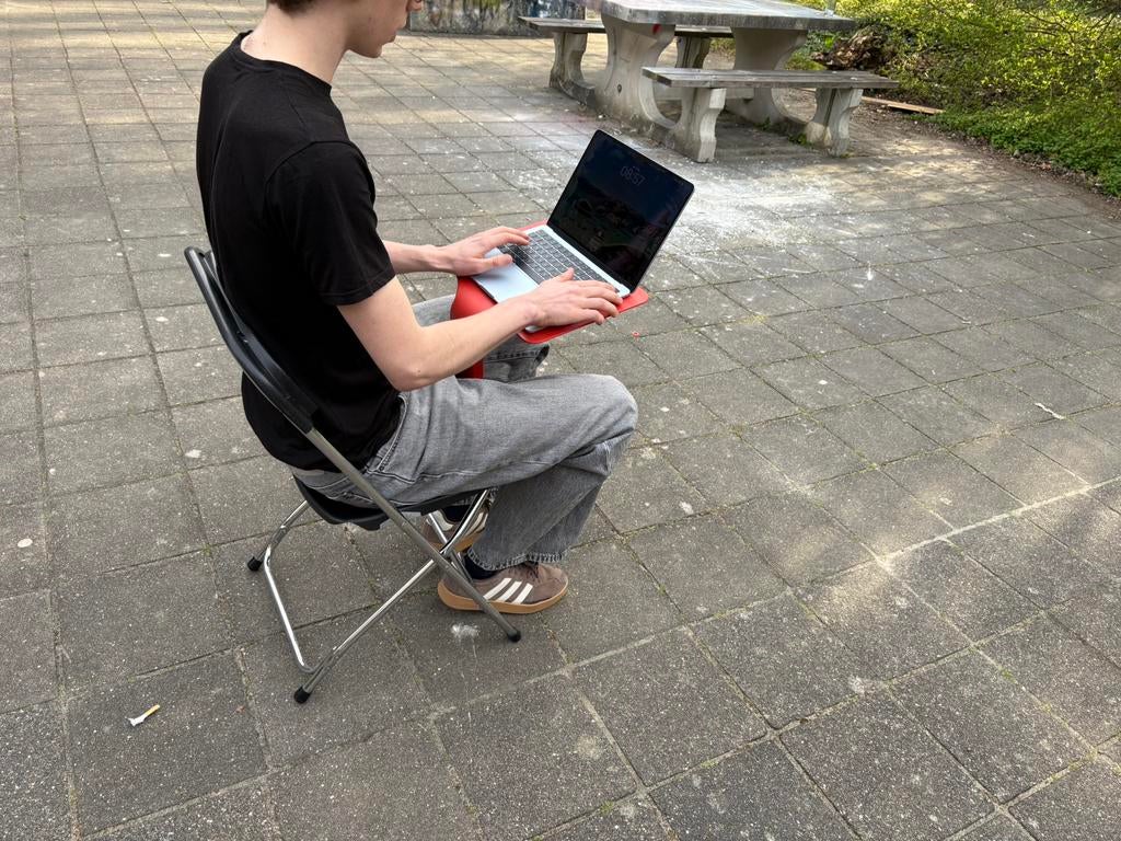 Laptop standaard zonder tafel 22 stuks, Computers en Software, Laptoptafels, Ophalen of Verzenden, Zo goed als nieuw