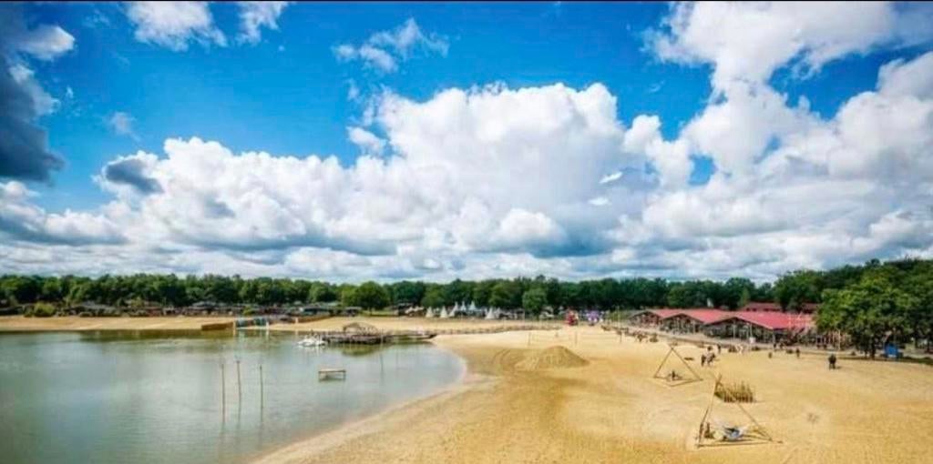 Ermerstrand, Drenthe., Vakantie, Vakantiehuizen | Nederland, 2 slaapkamers, Chalet, Bungalow of Caravan, Drenthe, In bos