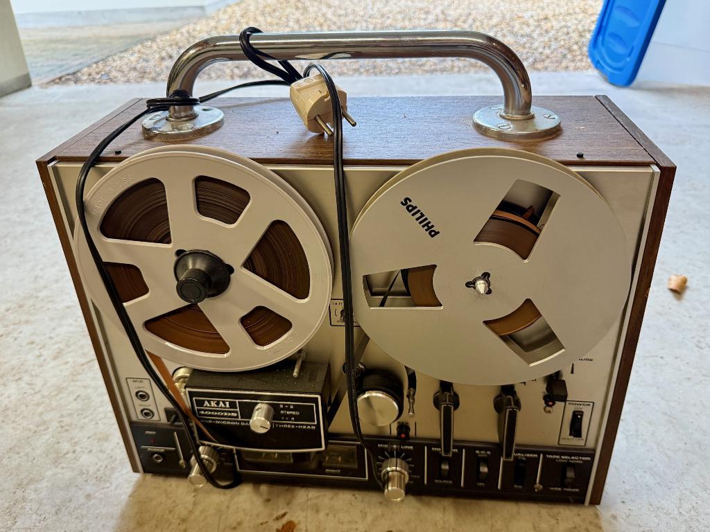 VINTAGE BANDRECORDERS- en FILMPROJECTOREN 50er jaren, Audio, Tv en Foto, Bandrecorders, Ophalen, Bandrecorder, Met banden
