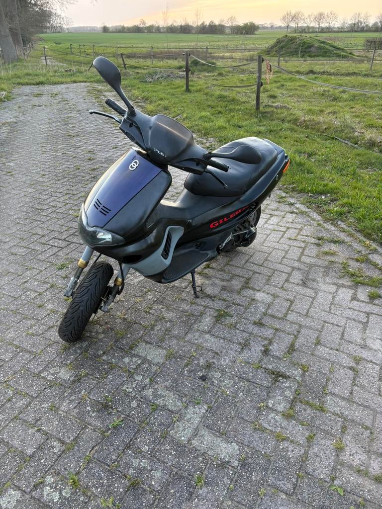 Gilera runner 70cc DD MOET WEG!!, Fietsen en Brommers, Scooters | Peugeot, Zo goed als nieuw, Overige modellen, Tweetakt, Ophalen of Verzenden