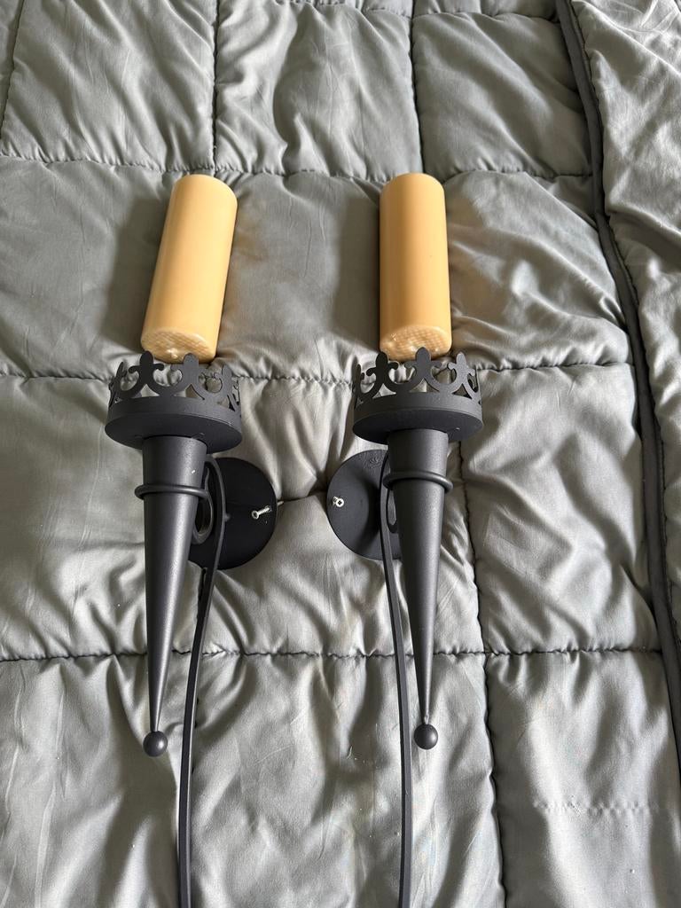 Set van 2 zwarte wandkandelaars met LED kaarsen, Huis en Inrichting, Gebruikt, 25 tot 50 cm, Zwart, Ophalen of Verzenden