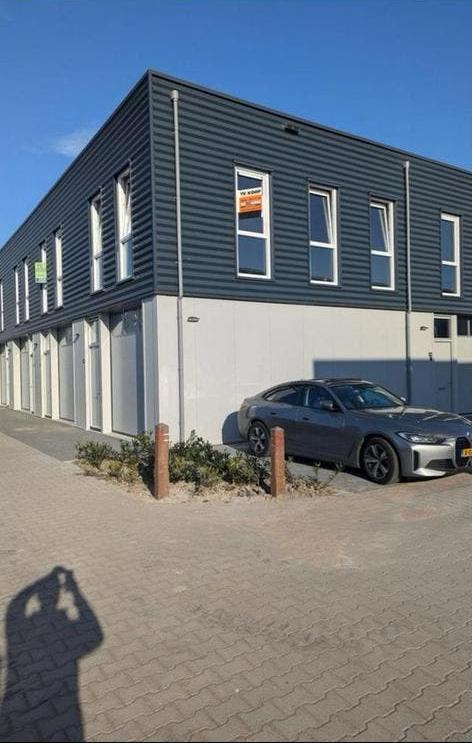 Bedrijfsunit in Lelystad (twee stuks), Bedrijfsruimte