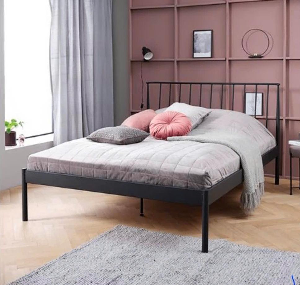 Jysk ABILDRO bed, 140x200 cm, frame/2 lattenbodems/matras, Zo goed als nieuw, Twijfelaar, 200 cm, Metaal