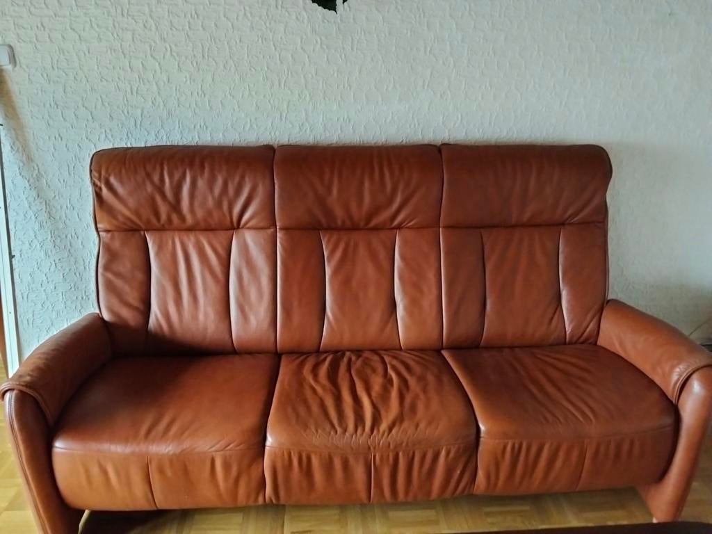 Ledere bank met voet steun, Huis en Inrichting, Banken | Bankstellen, Ophalen, Driepersoons, Zo goed als nieuw, Rechte bank