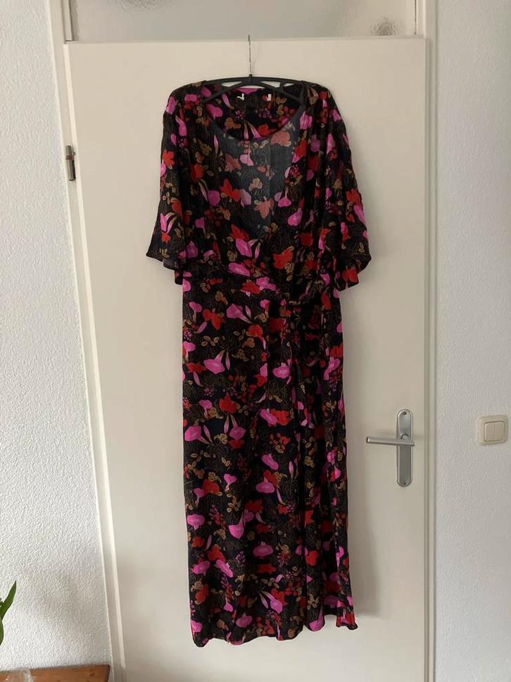 Elegante Salopette met Bloemenprint - Maat 40/42, Kleding | Dames, Jumpsuits, Zo goed als nieuw, Maat 42/44 (L), Overige kleuren