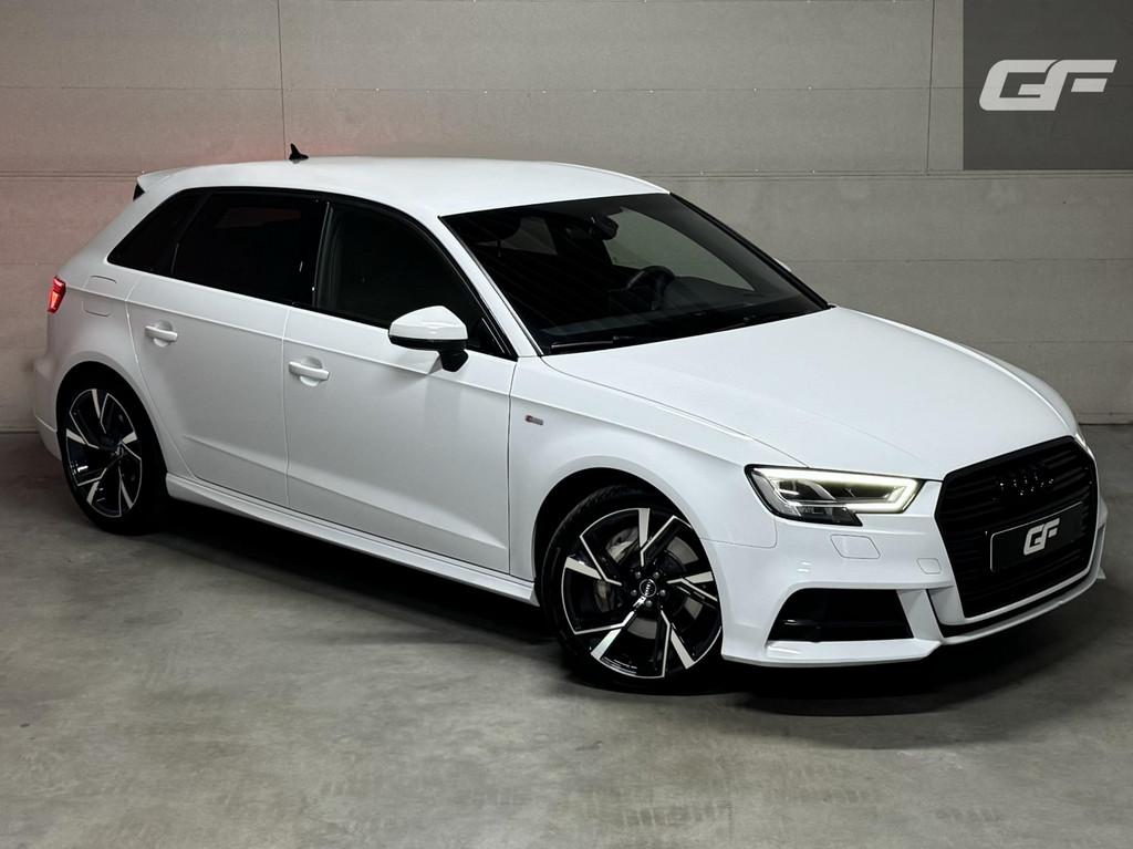Audi A3 Sportback 35 TFSI S-Line Black Edition Virtual CarPl, Euro 6, 4 cilinders, Leder en Stof, Wit