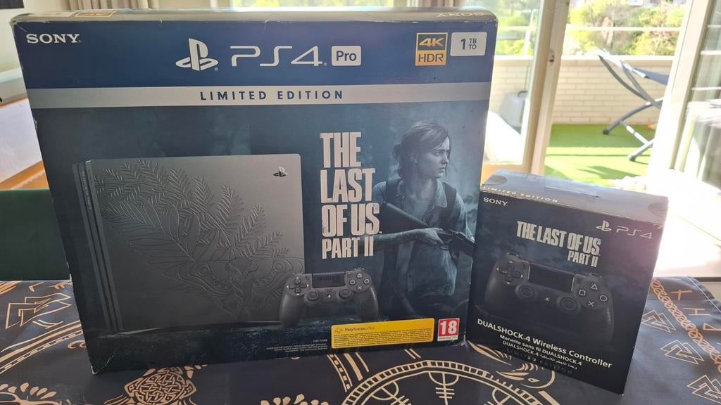 PlayStation 4 Pro The Last of Us Part II Limited Edition, Met 2 controllers, Ophalen of Verzenden, Zo goed als nieuw, Pro