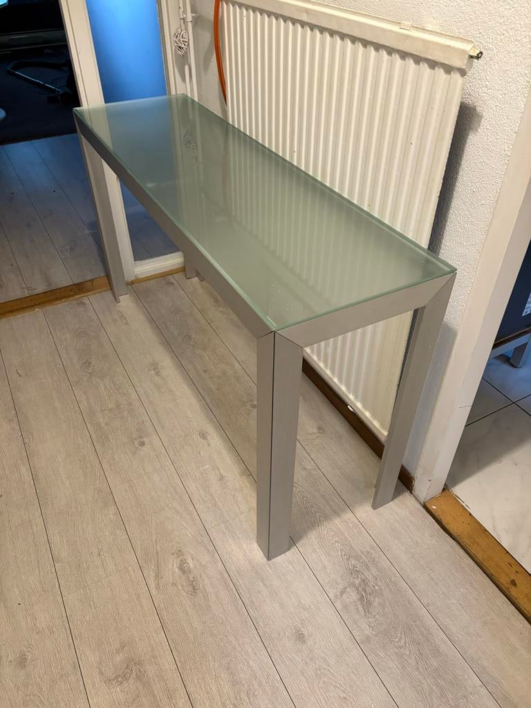 Smalle tafel met glazen blad - 140x40 cm, Huis en Inrichting, Tafels | Eettafels, Minder dan 50 cm, Gebruikt, 100 tot 150 cm, Tot twee personen
