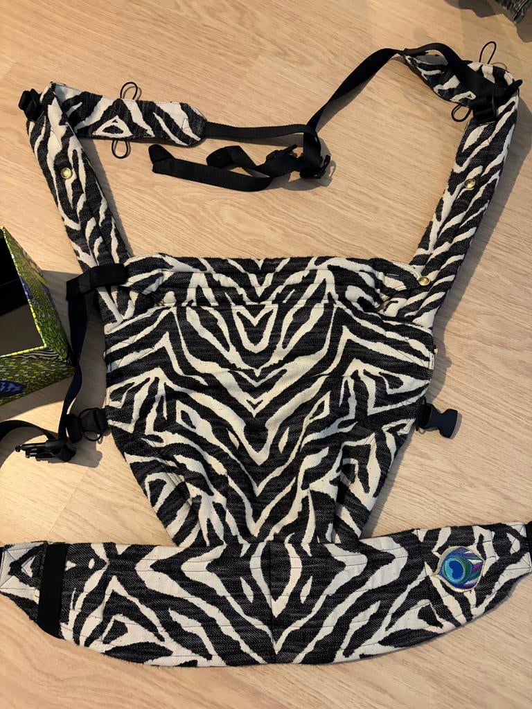 Artipoppe draagzak zeitgeist baby tyger z.g.a.n., Kinderen en Baby's, Babydragers en Draagdoeken, Overige merken, Buik of Rug