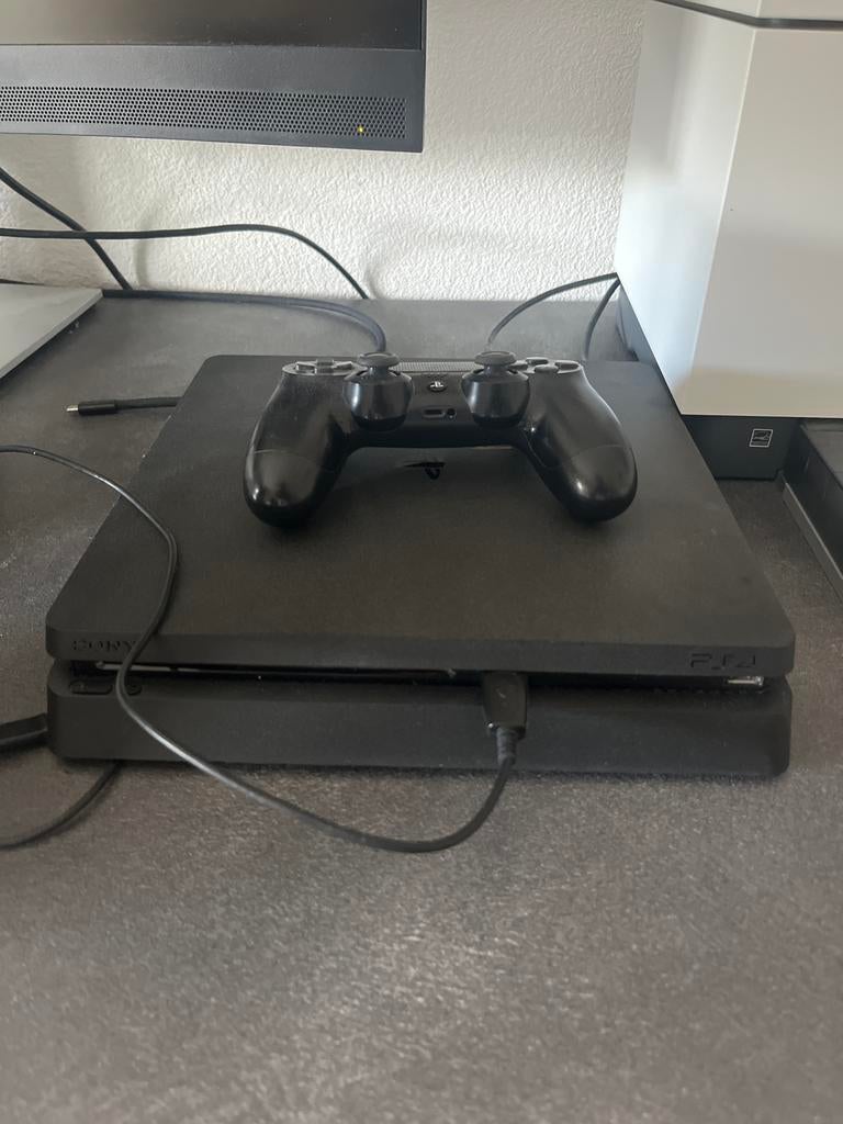 PlayStation 4 Slim met controller, Spelcomputers en Games, Ophalen of Verzenden, Gebruikt, Met 1 controller, Slim