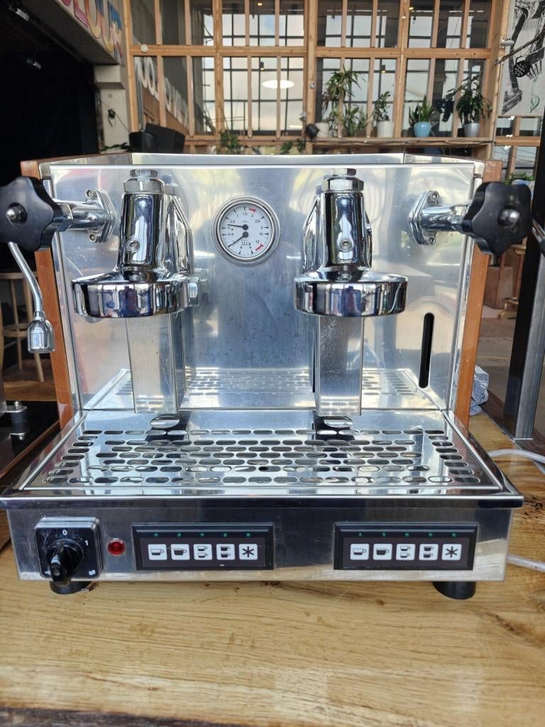 italiaanse 2 groeps espresso machine, Witgoed en Apparatuur, Koffiezetapparaten, Espresso apparaat, 10 kopjes of meer, Koffiebonen