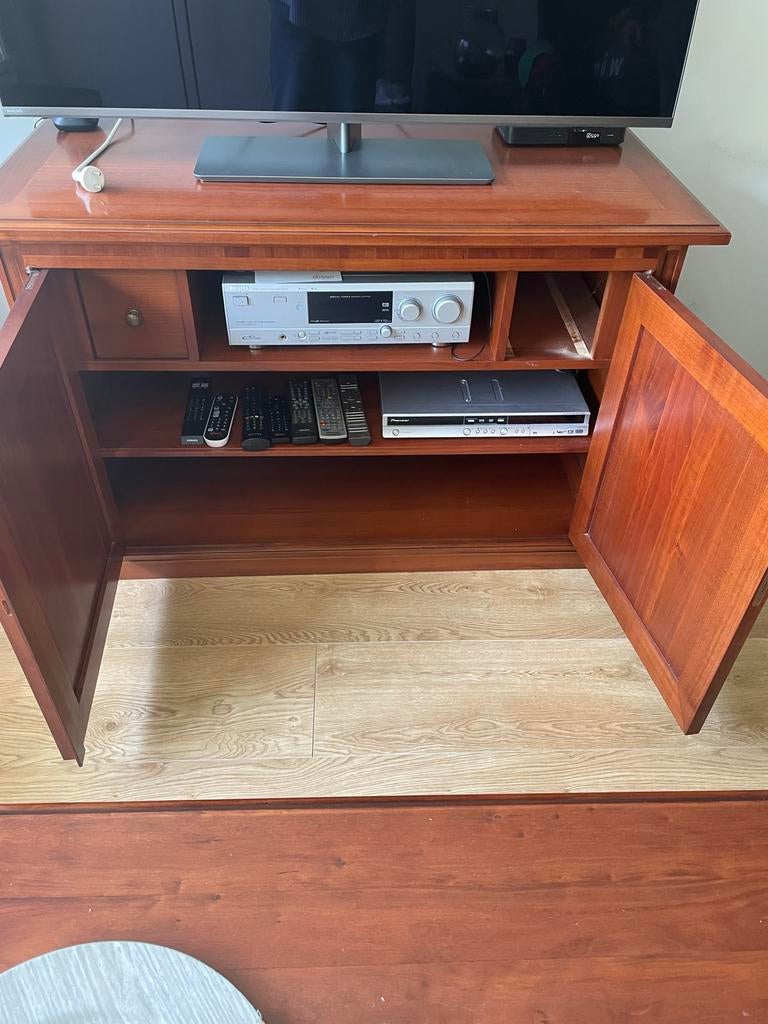 Klassiek TV-meubel van kersenhout, Huis en Inrichting, Kasten | Televisiemeubels, Ophalen, Gebruikt, 100 tot 150 cm, Minder dan 100 cm