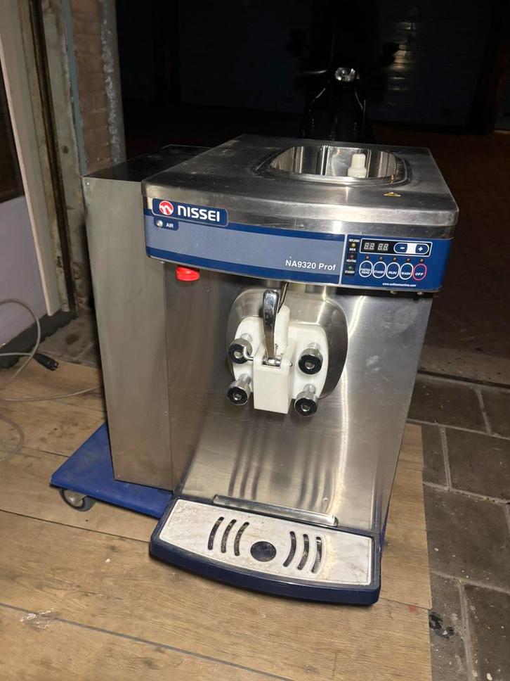 Nissei Softijsmachine, Witgoed en Apparatuur, IJsmachines, Zo goed als nieuw, Ophalen