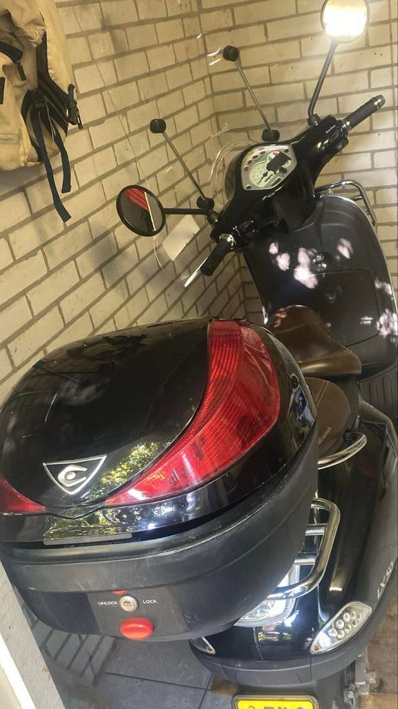 Vespa e-scooter, LX, omgebouwd tot electrisch , 5100 km, Ophalen, Gebruikt, Maximaal 45 km/u, Elektrisch