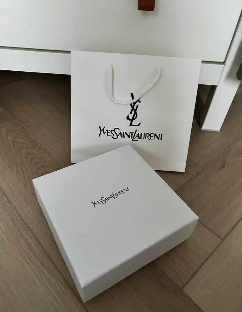 Yves Saint Laurent doos en tas circa 20x20 cm Nieuw, Ophalen of Verzenden, Nieuw